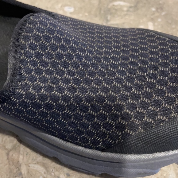 GREY/BLACK BZEES SLIP ON SNEAKERS - Picture 2 of 6